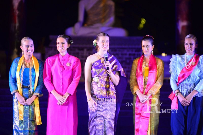 20151125-Loy Kratong_29.JPG